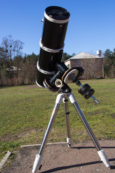Монтировка MEH-50 и телескоп Sky-Watcher 2001P Black Diamond (200/1000)